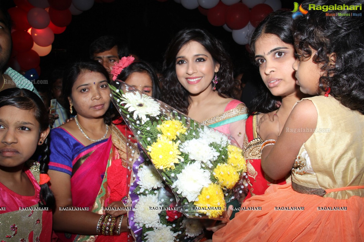 Rashmi Gautam and Aksha Pardasany launches Chervi Super Market, Hyderabad