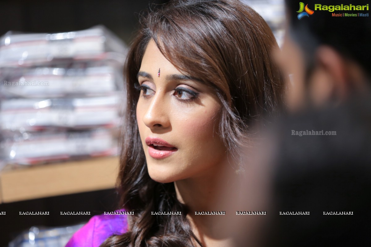 Actress Regina Cassandra launches Dress Circle Shopping Mall, Kadapa