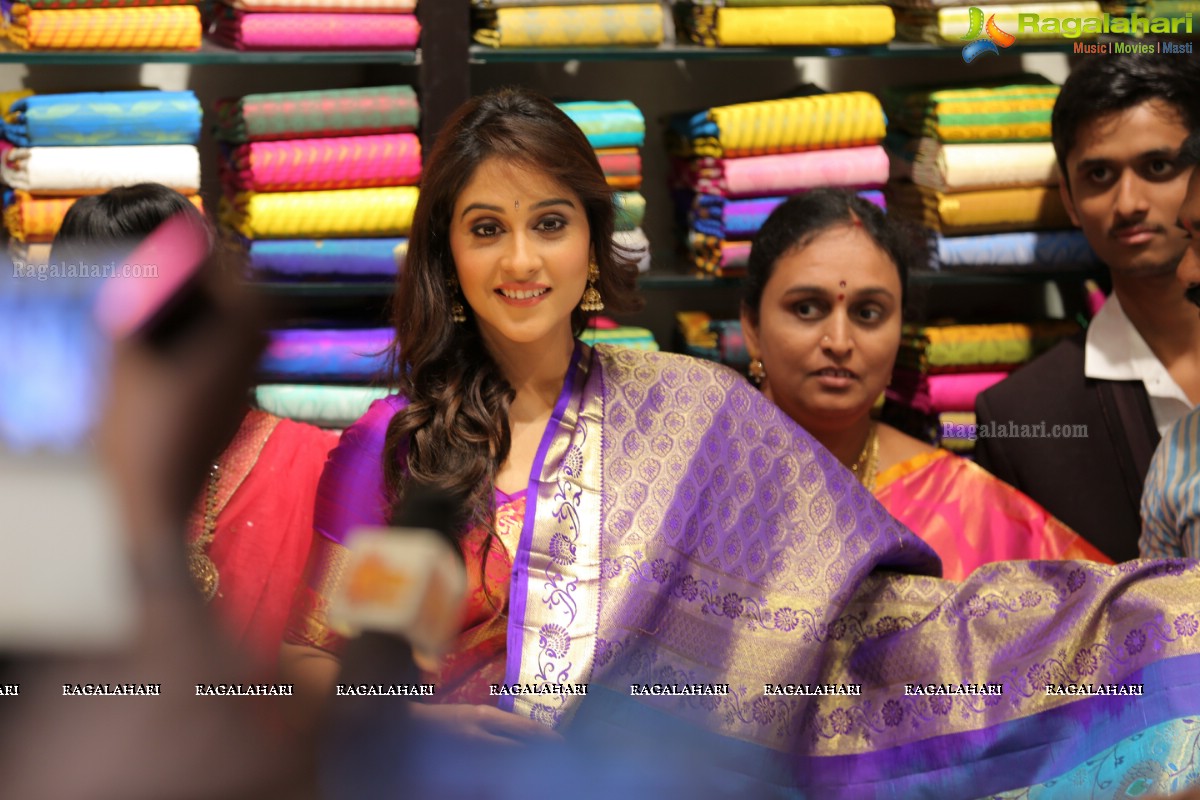 Actress Regina Cassandra launches Dress Circle Shopping Mall, Kadapa