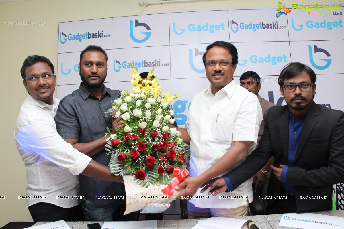 Health Minister Of Telangana C.Laxma Reddy Launches Gadgetbaski.Com
