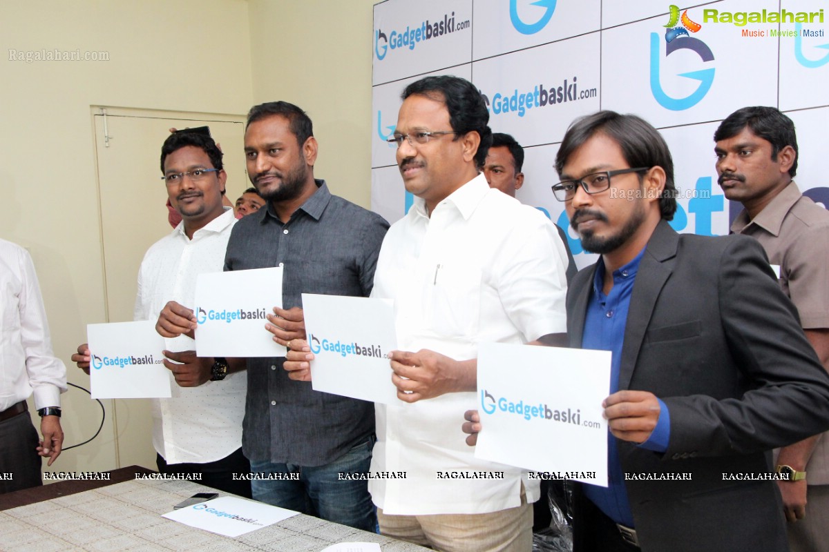 Health Minister Of Telangana C.Laxma Reddy Launches Gadgetbaski.Com