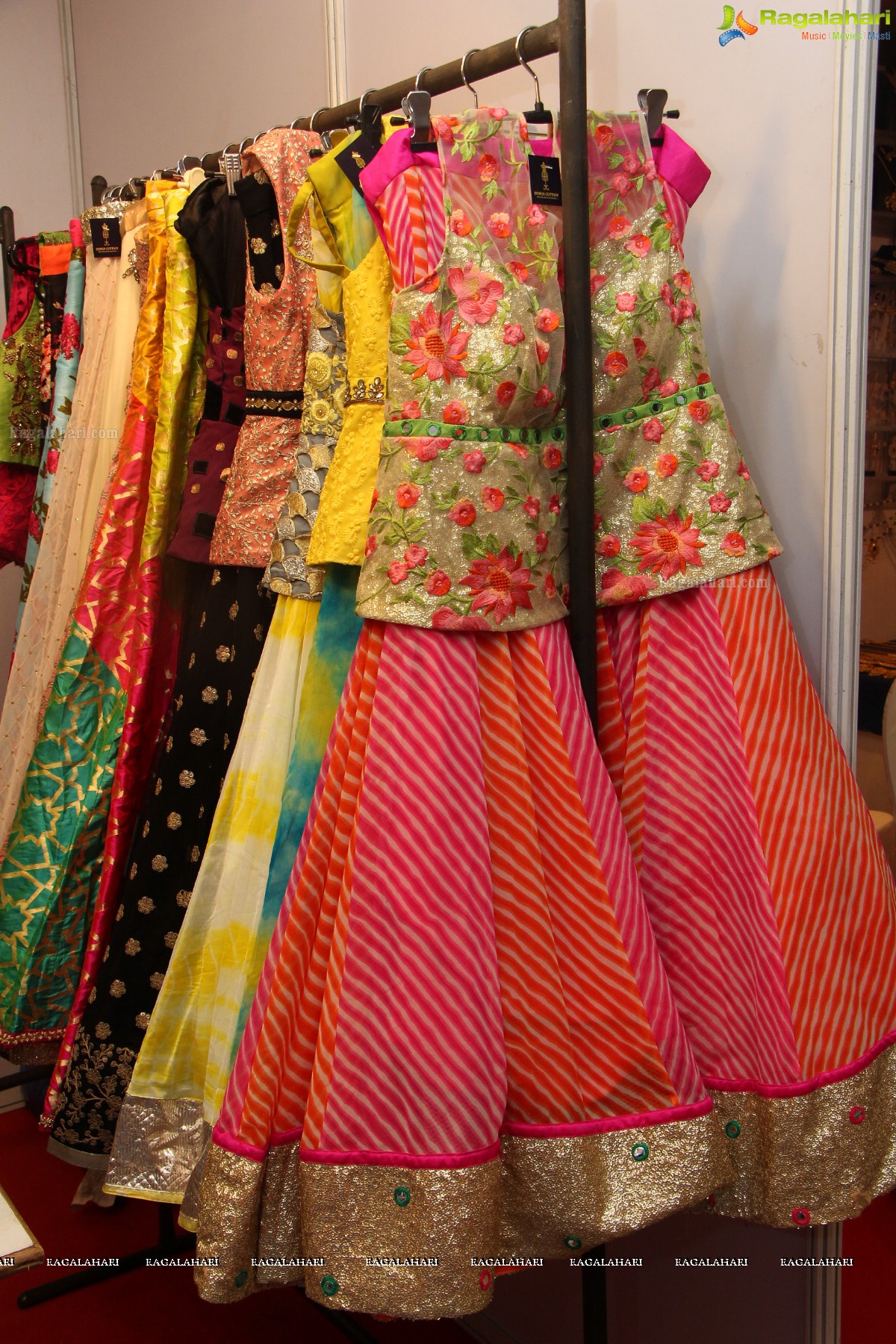 Sashi Nahata's Glitz and Glam Exhibition and Sale (Jan. 2016) at Taj Krishna