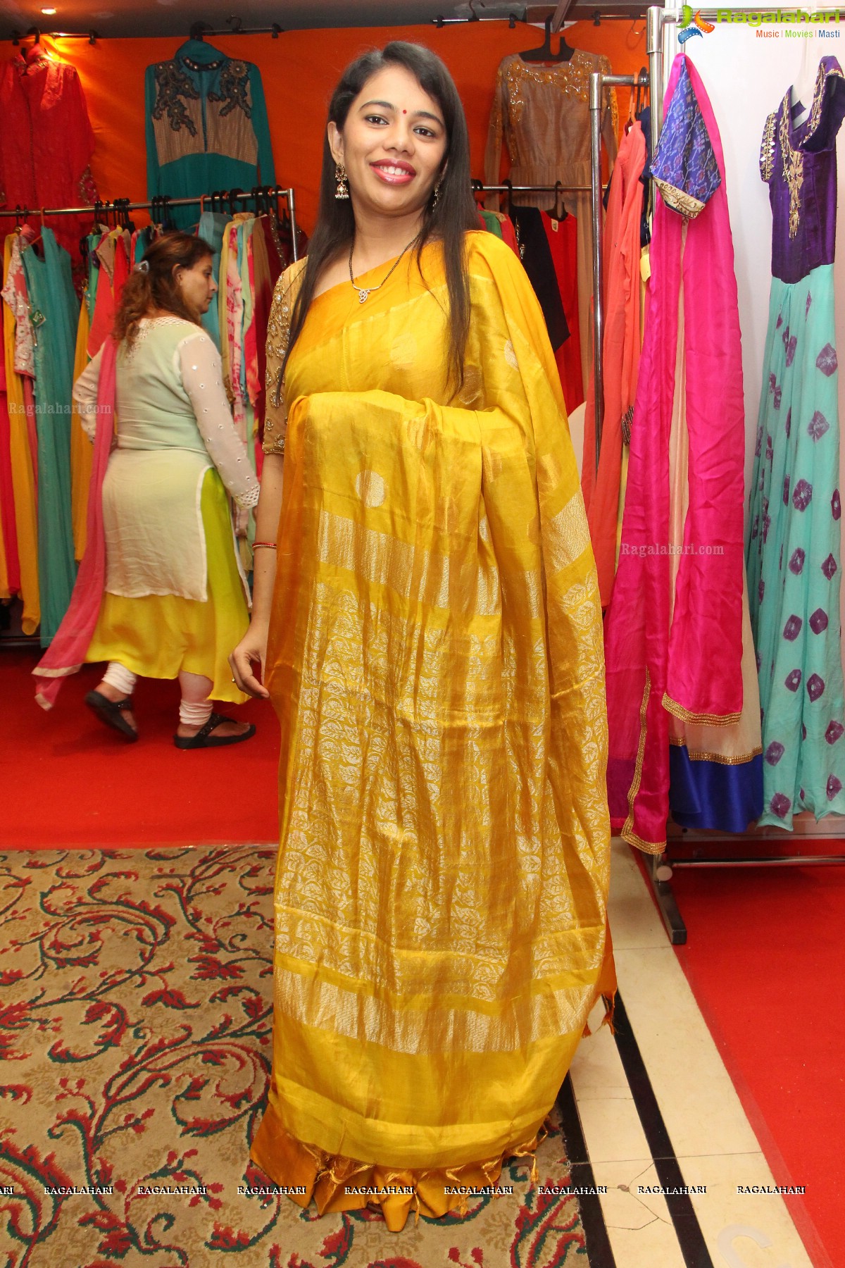 Sashi Nahata's Glitz and Glam Exhibition and Sale (Jan. 2016) at Taj Krishna