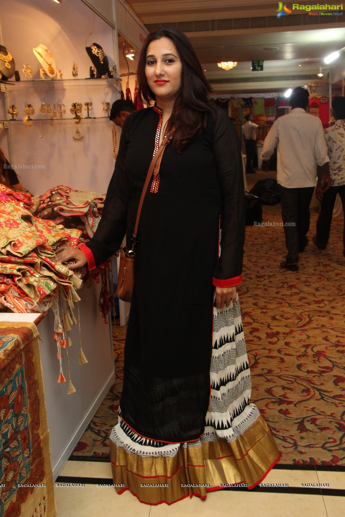 Sashi Nahata's Glitz and Glam Exhibition and Sale (Jan. 2016) at Taj Krishna