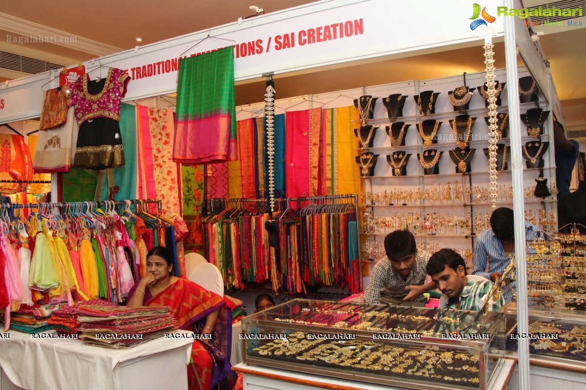 Sashi Nahata's Glitz and Glam Exhibition and Sale (Jan. 2016) at Taj Krishna
