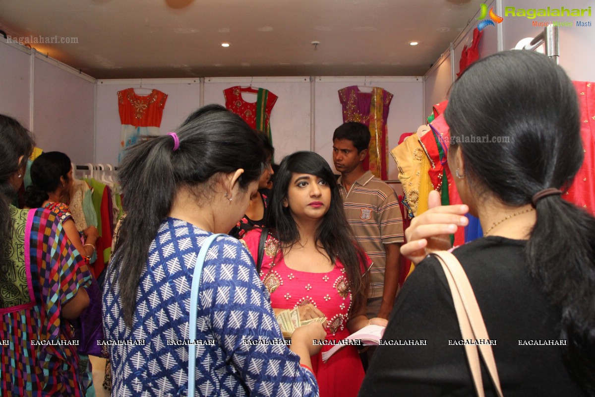 Sashi Nahata's Glitz and Glam Exhibition and Sale (Jan. 2016) at Taj Krishna