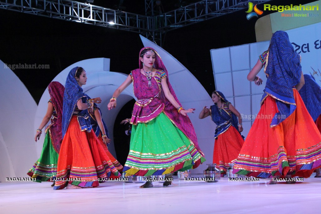 Biggest Dandiya/Garba Competition at Yuva Olympiad 2016