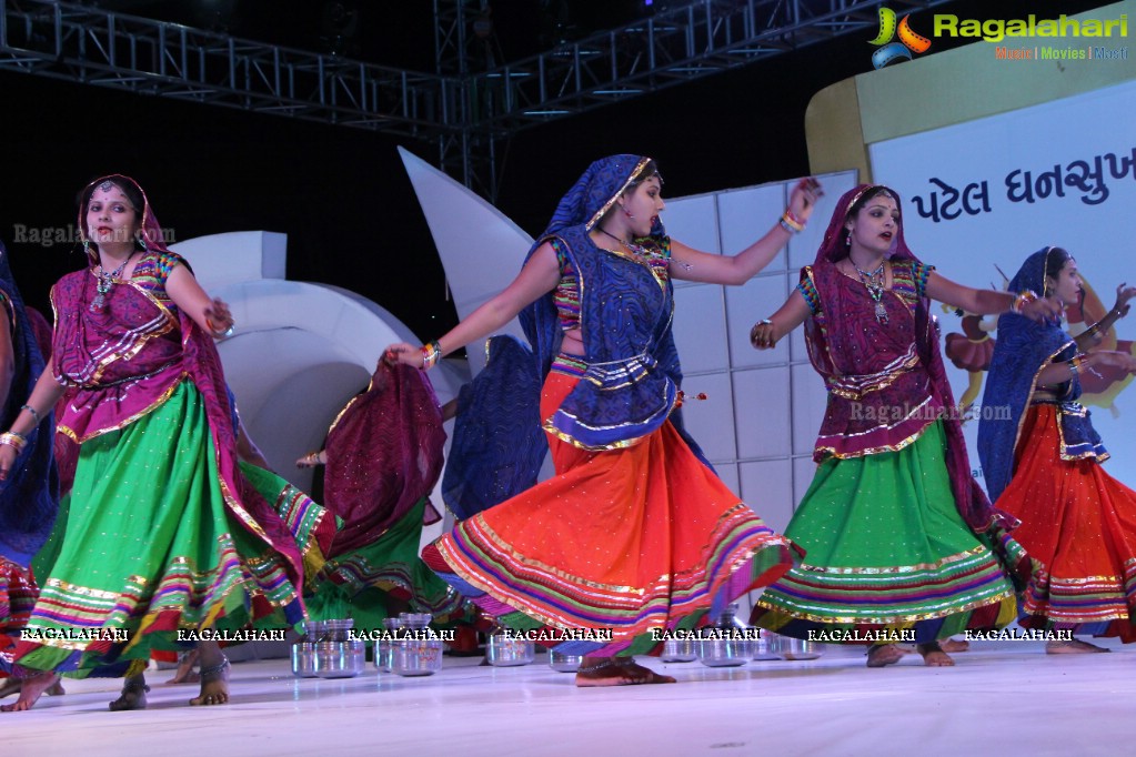 Biggest Dandiya/Garba Competition at Yuva Olympiad 2016