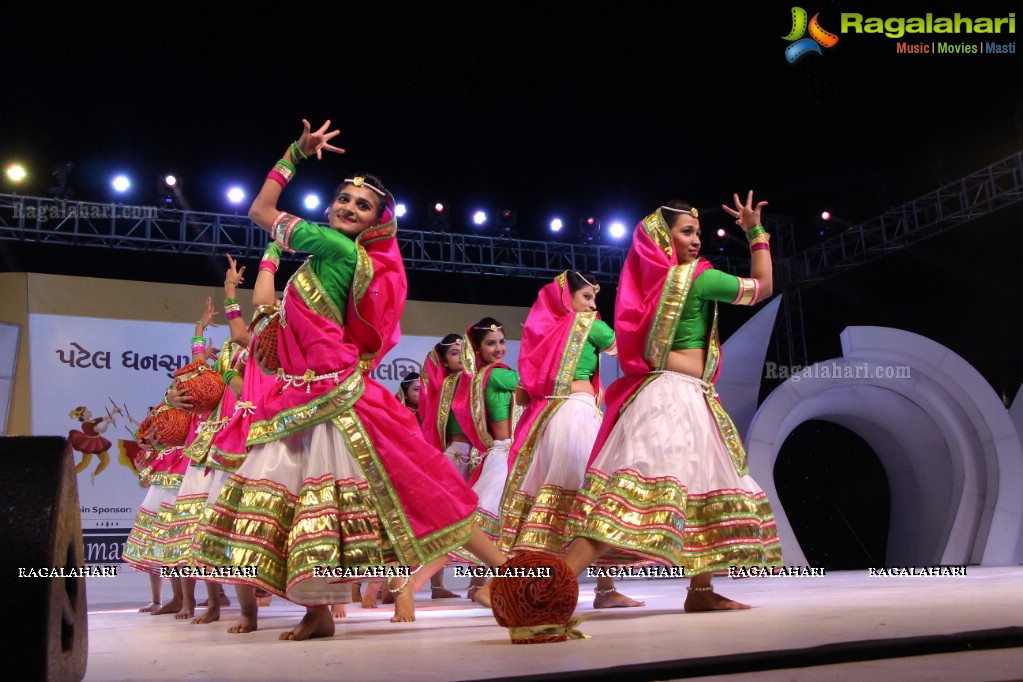 Biggest Dandiya/Garba Competition at Yuva Olympiad 2016