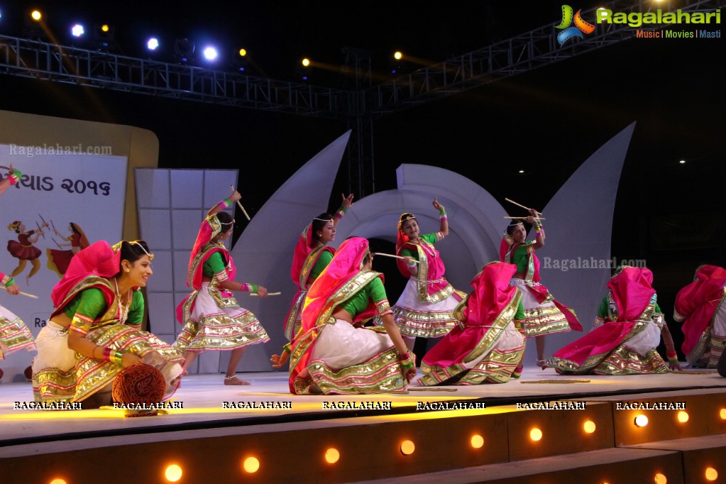 Biggest Dandiya/Garba Competition at Yuva Olympiad 2016