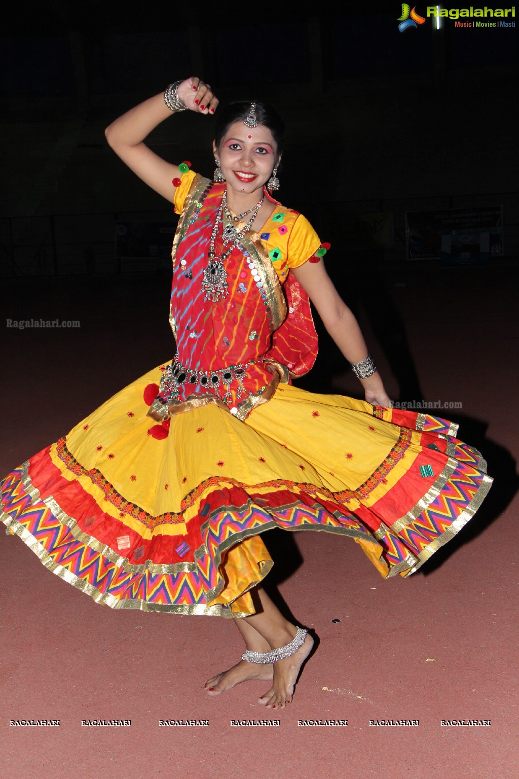 Biggest Dandiya/Garba Competition at Yuva Olympiad 2016