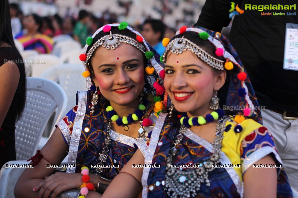 Biggest Dandiya/Garba Competition at Yuva Olympiad 2016