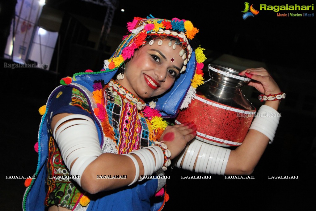 Biggest Dandiya/Garba Competition at Yuva Olympiad 2016