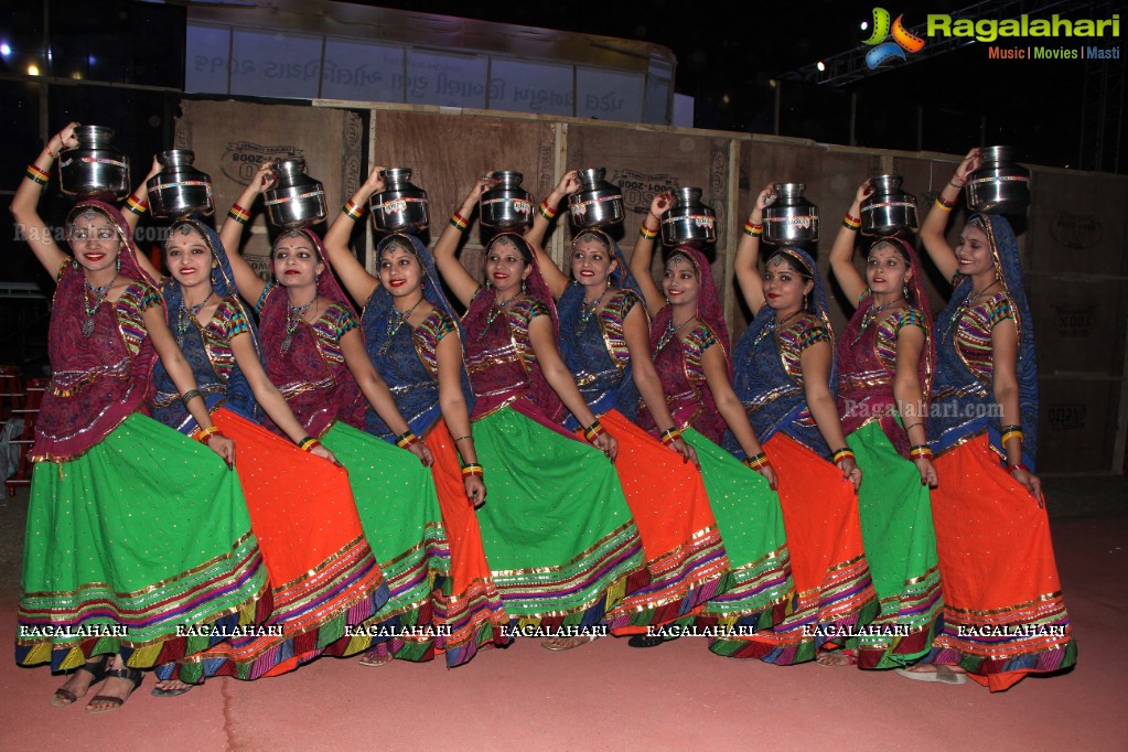 Biggest Dandiya/Garba Competition at Yuva Olympiad 2016