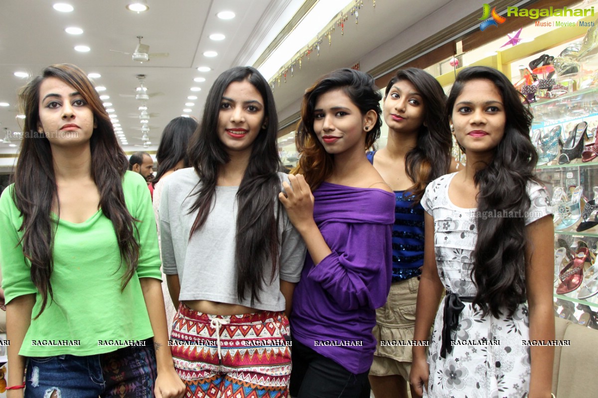 Contestants of Miss Twin City 2016 visits Hollywood Footwear, Hyderabad