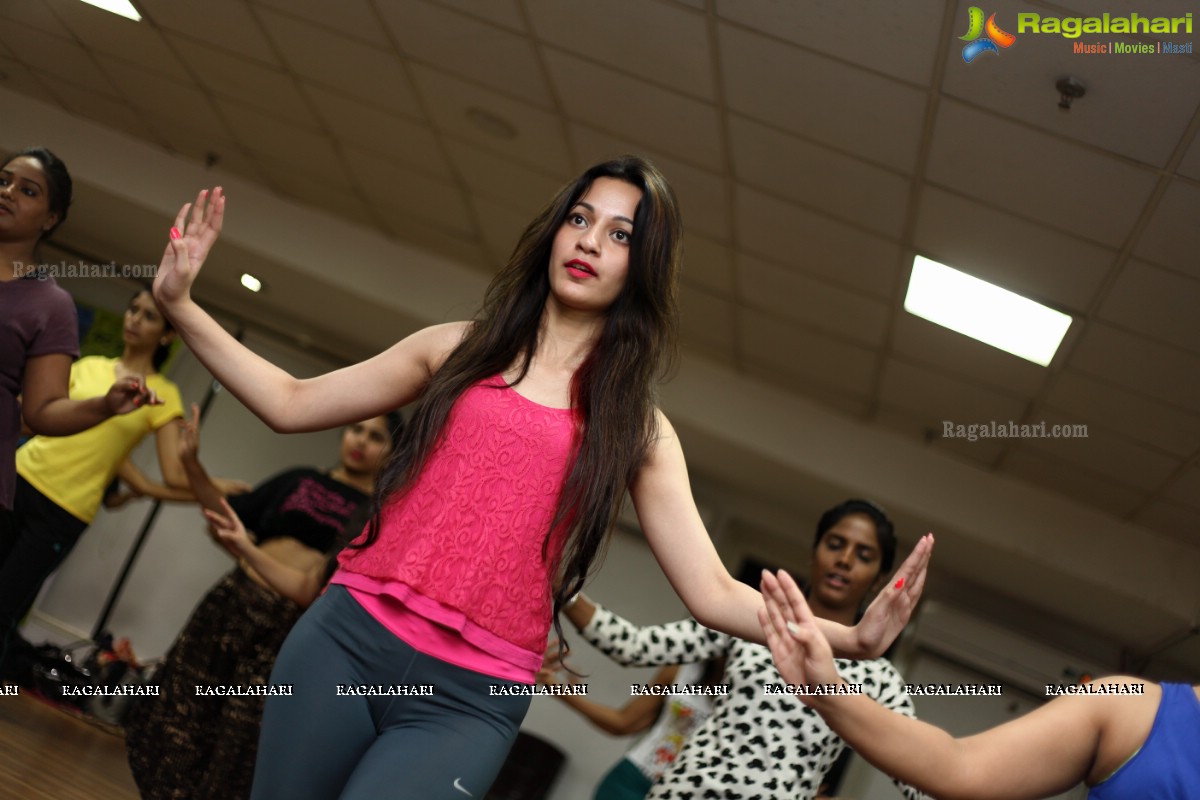 Meher Malik's Striking Belly-Wood Workshop in Hyderabad (Day 3)