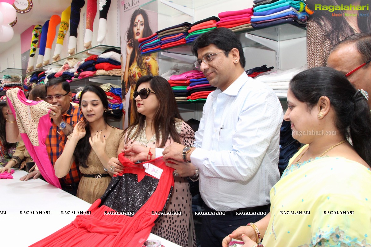 Actress Akshita inaugurates Kaira Showroom at Charminar, Hyderabad