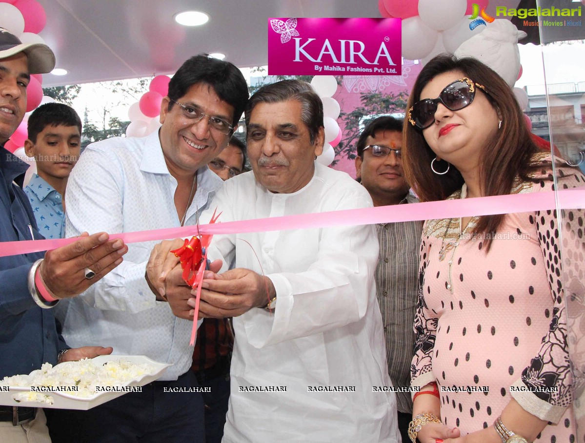 Actress Akshita inaugurates Kaira Showroom at Charminar, Hyderabad