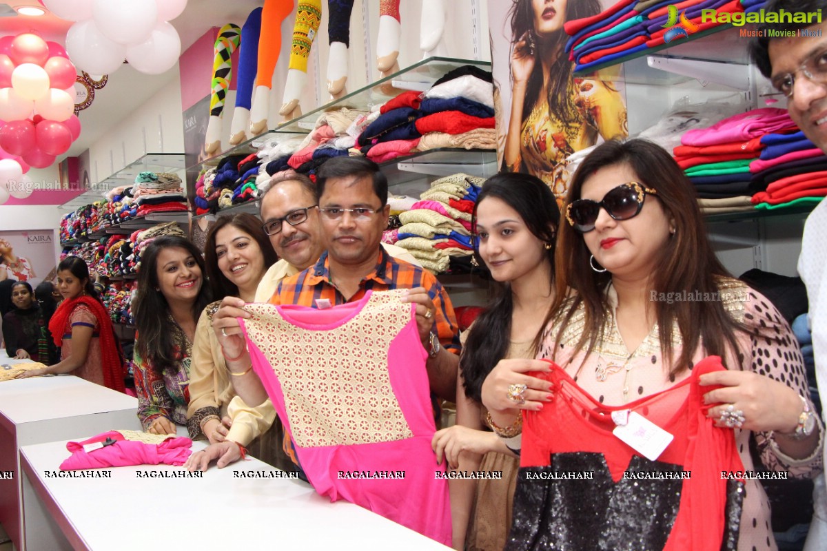 Actress Akshita inaugurates Kaira Showroom at Charminar, Hyderabad