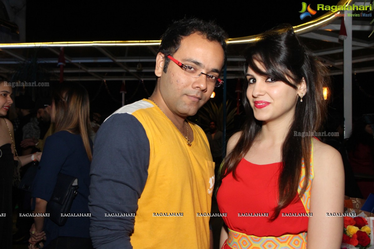 Kashish Anand Birthday Bash at Cocktails Lounge, Hyderabad