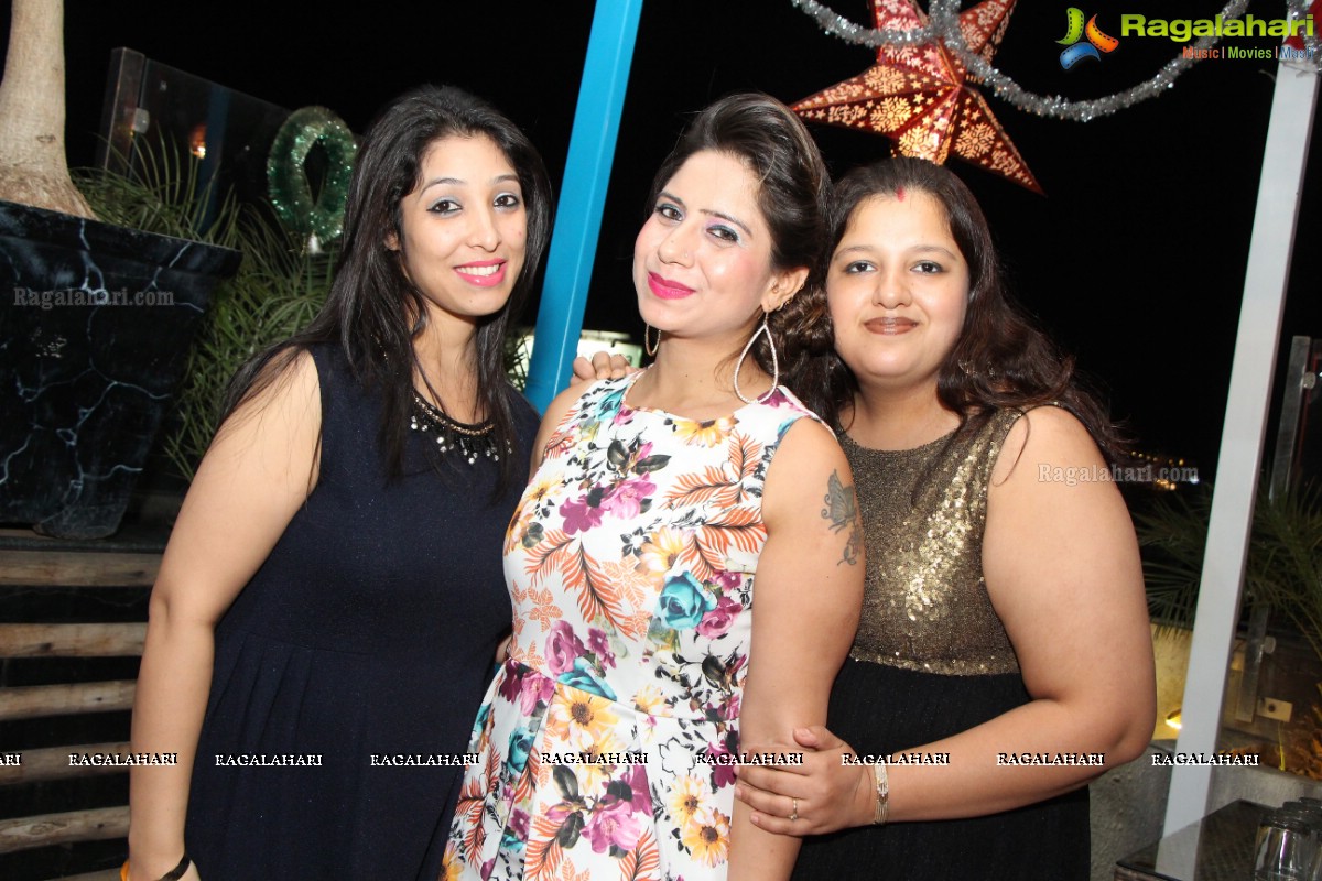 Kashish Anand Birthday Bash at Cocktails Lounge, Hyderabad