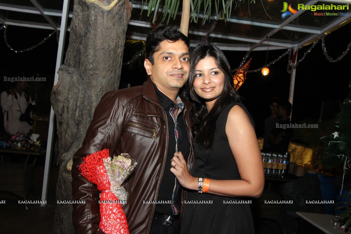 Kashish Anand Birthday Bash at Cocktails Lounge, Hyderabad