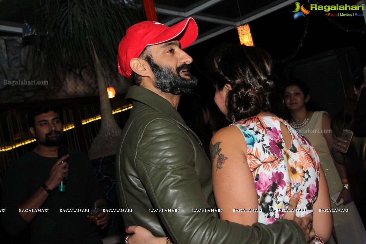 Kashish Anand Birthday Bash at Cocktails Lounge, Hyderabad