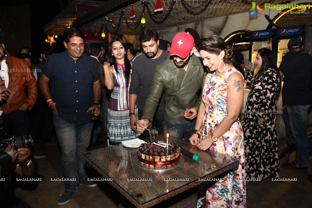 Kashish Anand Birthday Bash at Cocktails Lounge, Hyderabad