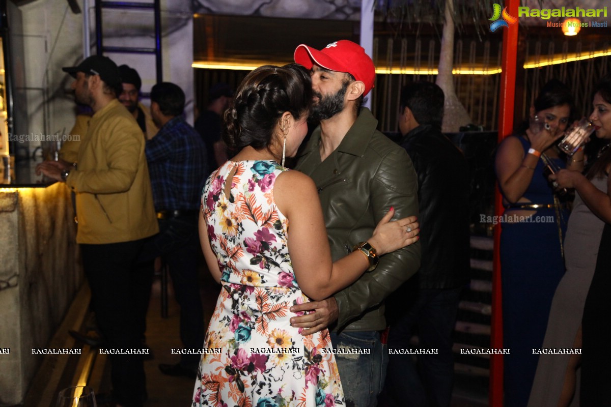 Kashish Anand Birthday Bash at Cocktails Lounge, Hyderabad