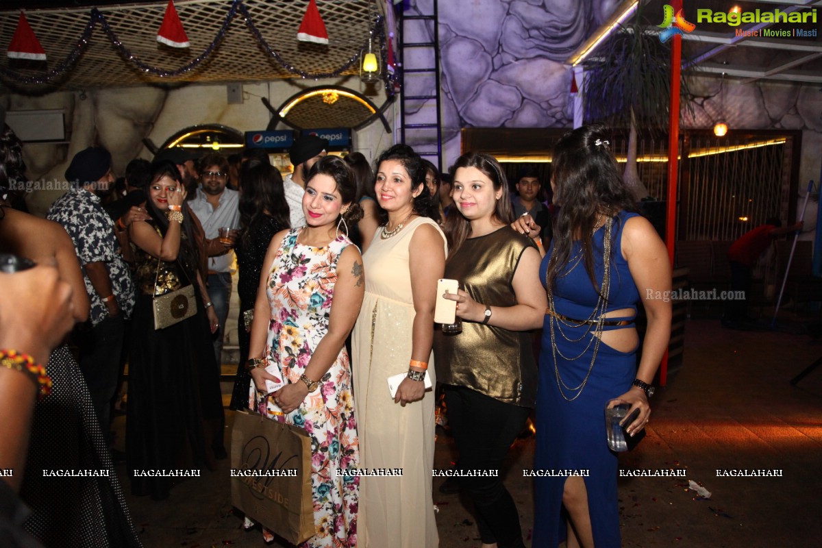 Kashish Anand Birthday Bash at Cocktails Lounge, Hyderabad