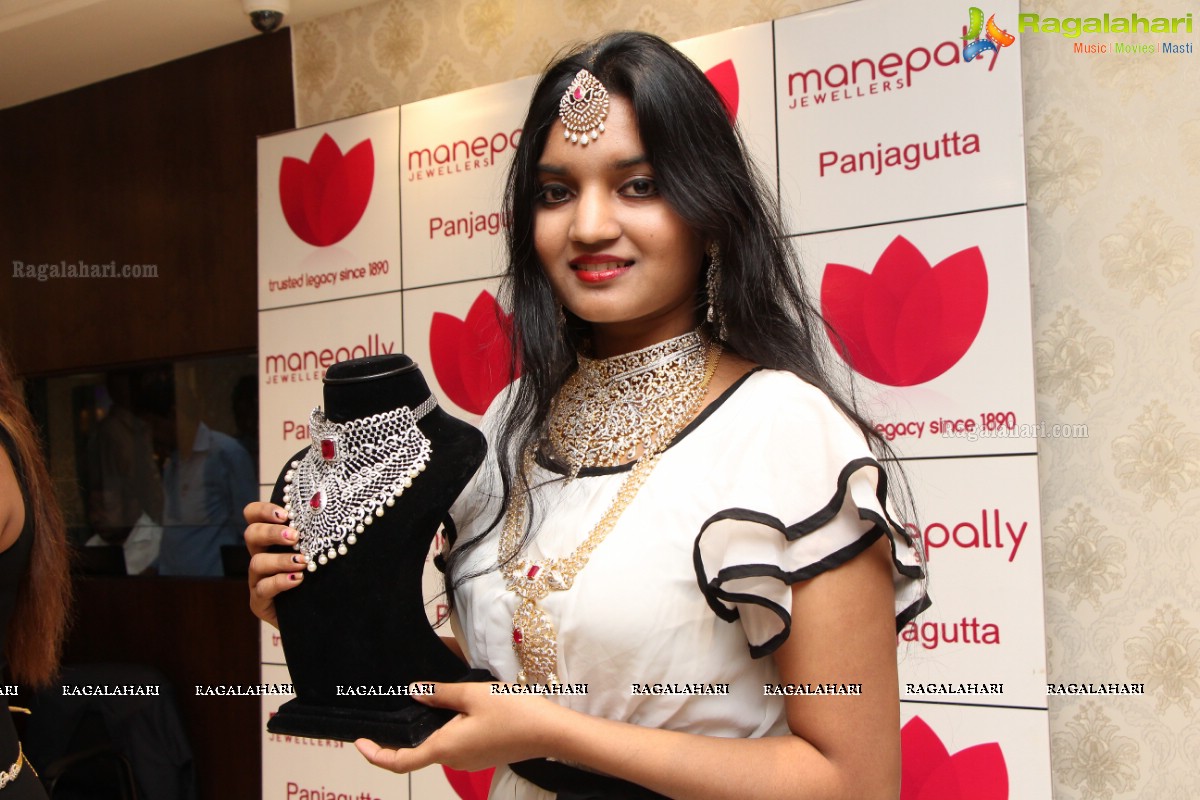 Grand Curtain Raiser of Khwaaish Designer Exhibition, Hyderabad 