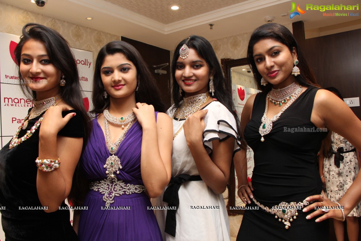 Grand Curtain Raiser of Khwaaish Designer Exhibition, Hyderabad 