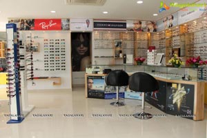 KSR World Class Optical Showroom