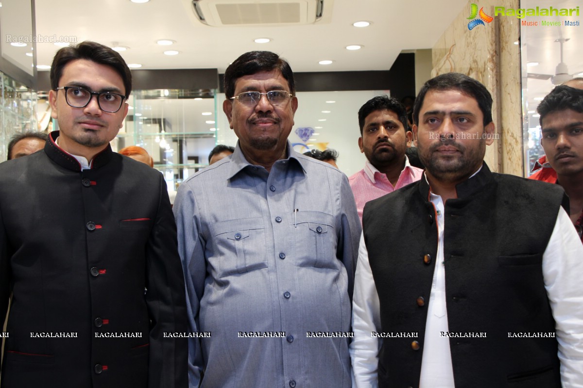 Grand Launch of Paras Jewelers Ext in Hyderabad