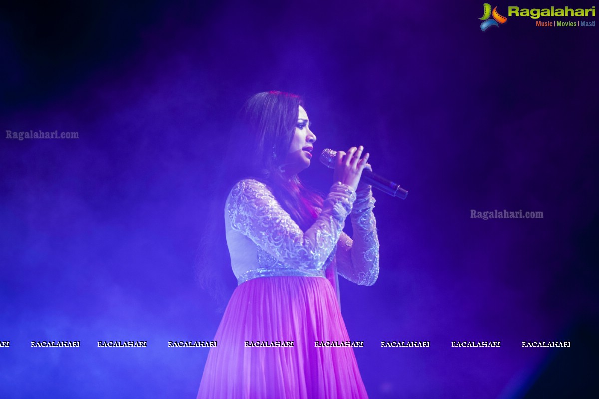 Shreya Ghoshal-Live In Concert by Deepshikha Mahila Club at Fort Grand, Hyderabad