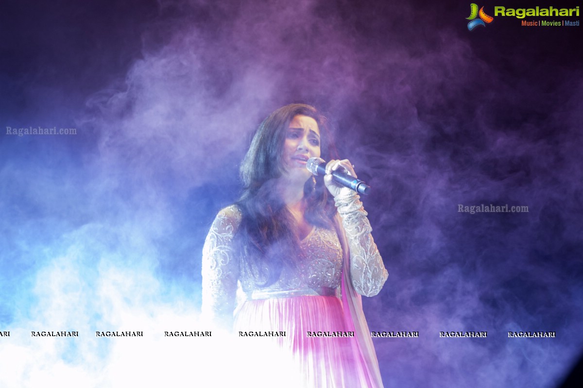 Shreya Ghoshal-Live In Concert by Deepshikha Mahila Club at Fort Grand, Hyderabad