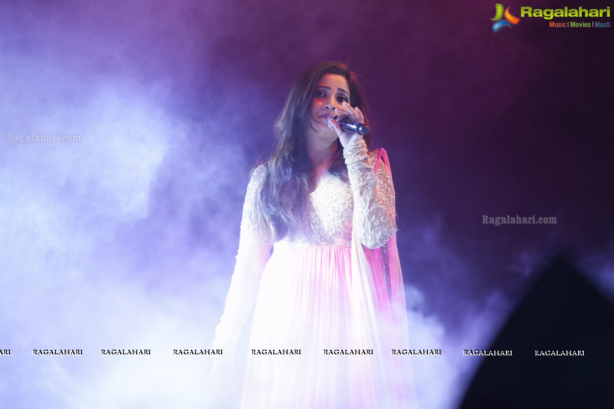 Shreya Ghoshal-Live In Concert by Deepshikha Mahila Club at Fort Grand, Hyderabad