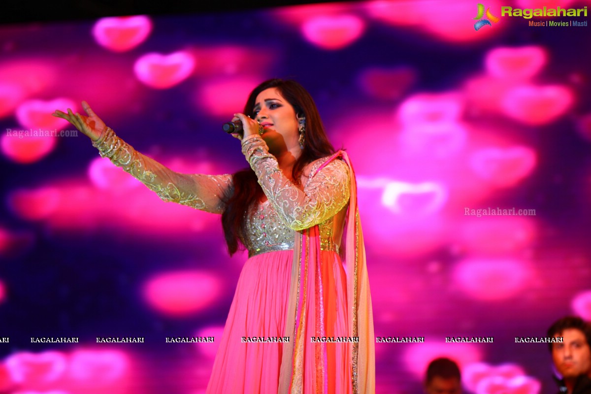 Shreya Ghoshal-Live In Concert by Deepshikha Mahila Club at Fort Grand, Hyderabad