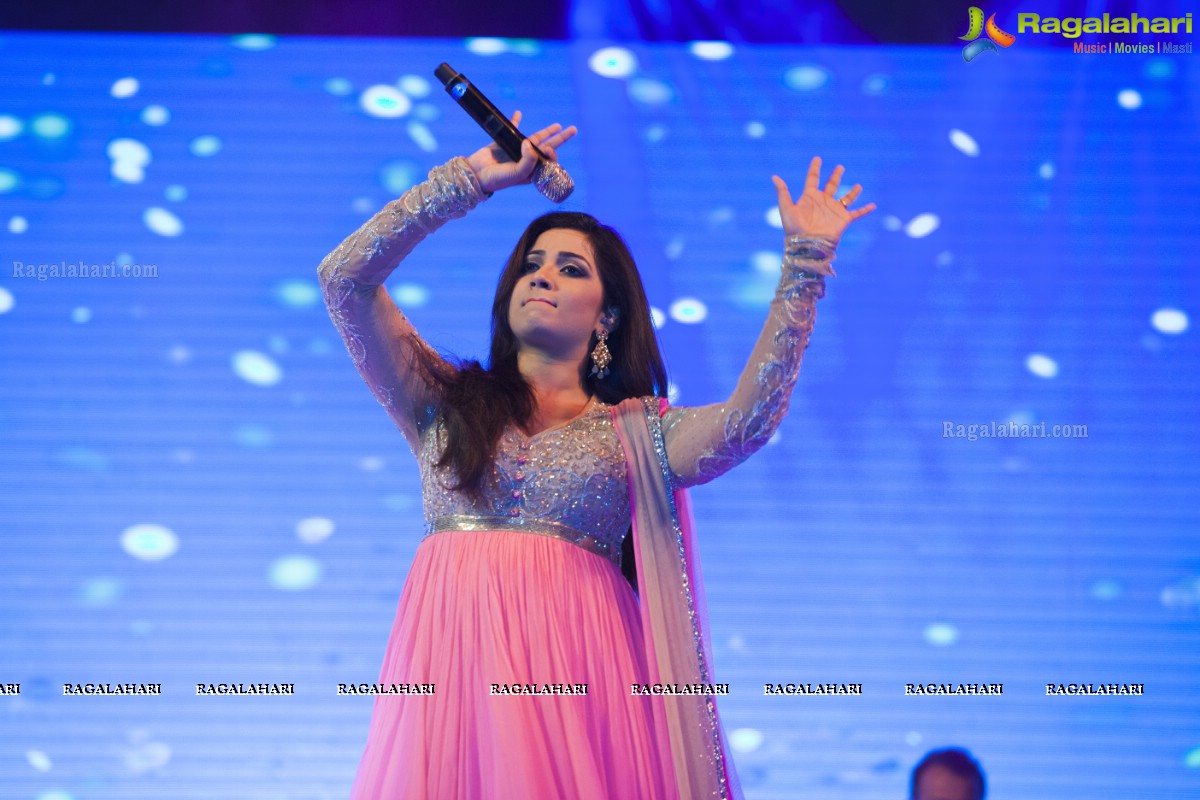 Shreya Ghoshal-Live In Concert by Deepshikha Mahila Club at Fort Grand, Hyderabad