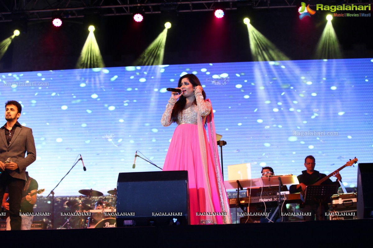 Shreya Ghoshal-Live In Concert by Deepshikha Mahila Club at Fort Grand, Hyderabad