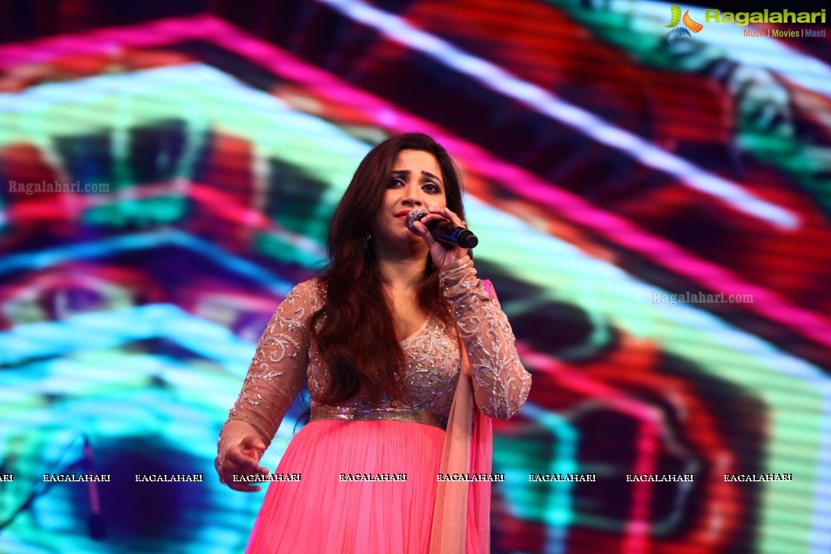 Shreya Ghoshal-Live In Concert by Deepshikha Mahila Club at Fort Grand, Hyderabad