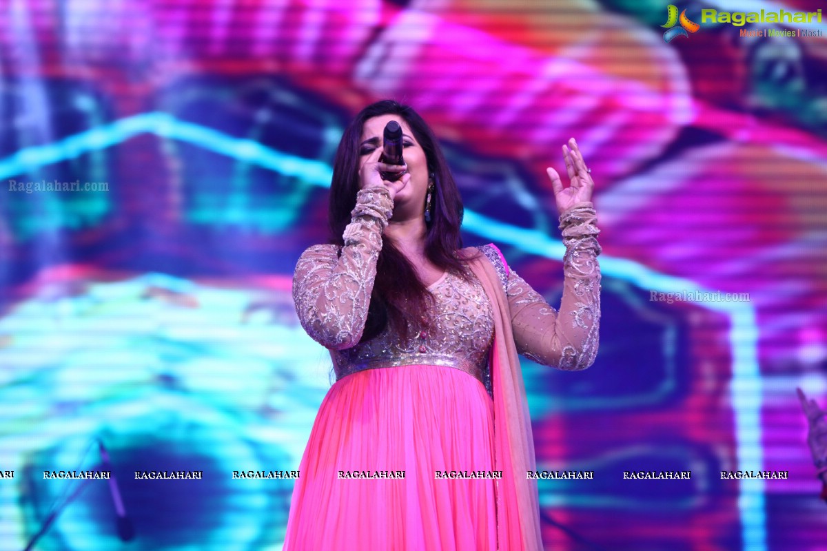 Shreya Ghoshal-Live In Concert by Deepshikha Mahila Club at Fort Grand, Hyderabad