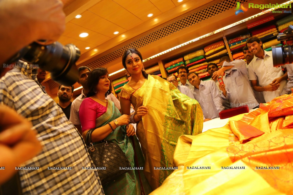 Shriya launches VRK Silks at Warangal