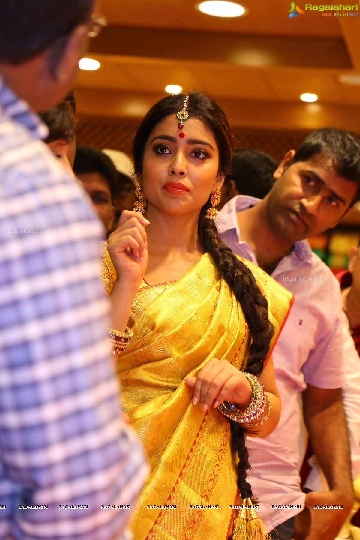 Shriya launches VRK Silks at Warangal