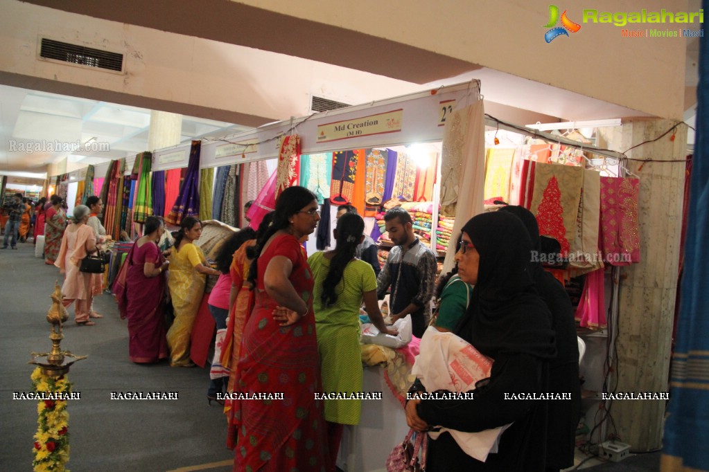 Leela Tata inaugurates Silk India Expo 2016, Hyderabad 