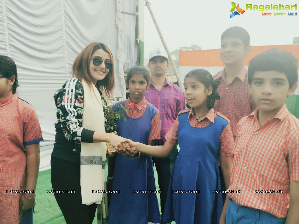 Sonia Mann joined Mini Marathon - 5k Run for Clean India