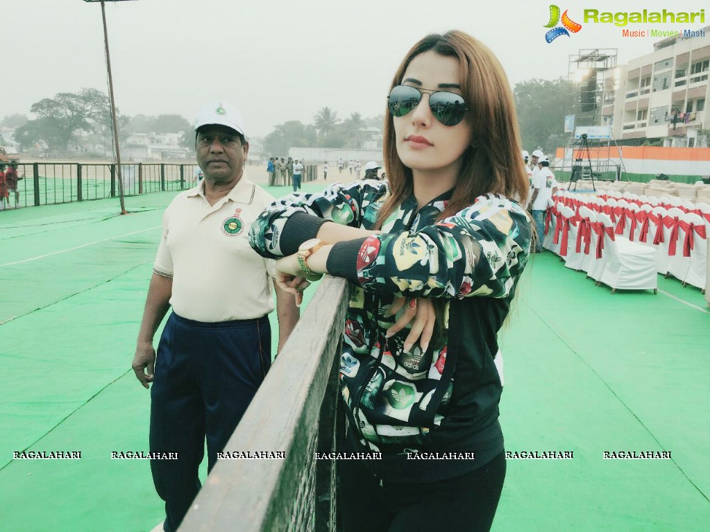 Sonia Mann joined Mini Marathon - 5k Run for Clean India