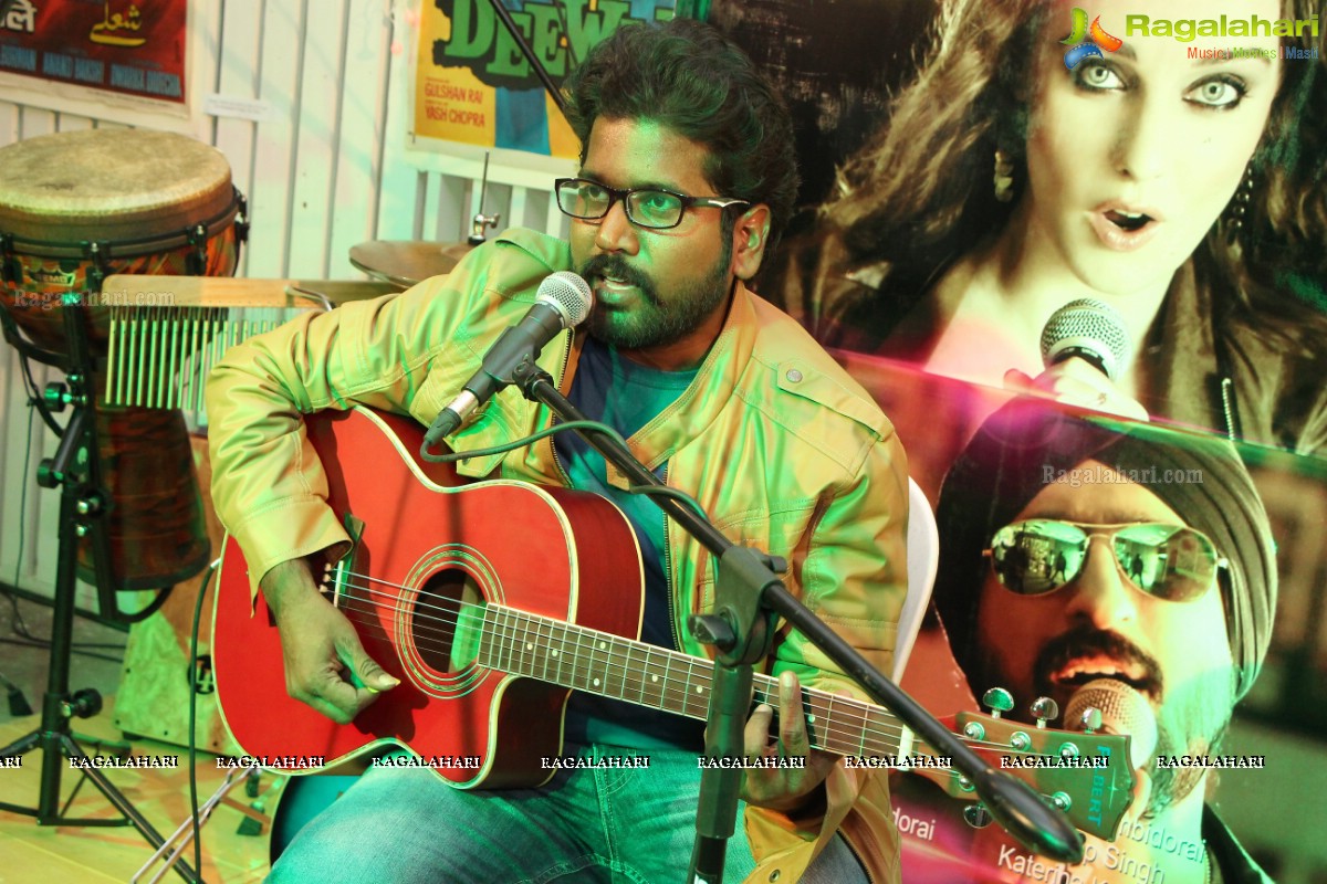 Viru Dada and the Nue Gang : Live and Accoustic at The Gallery Cafe