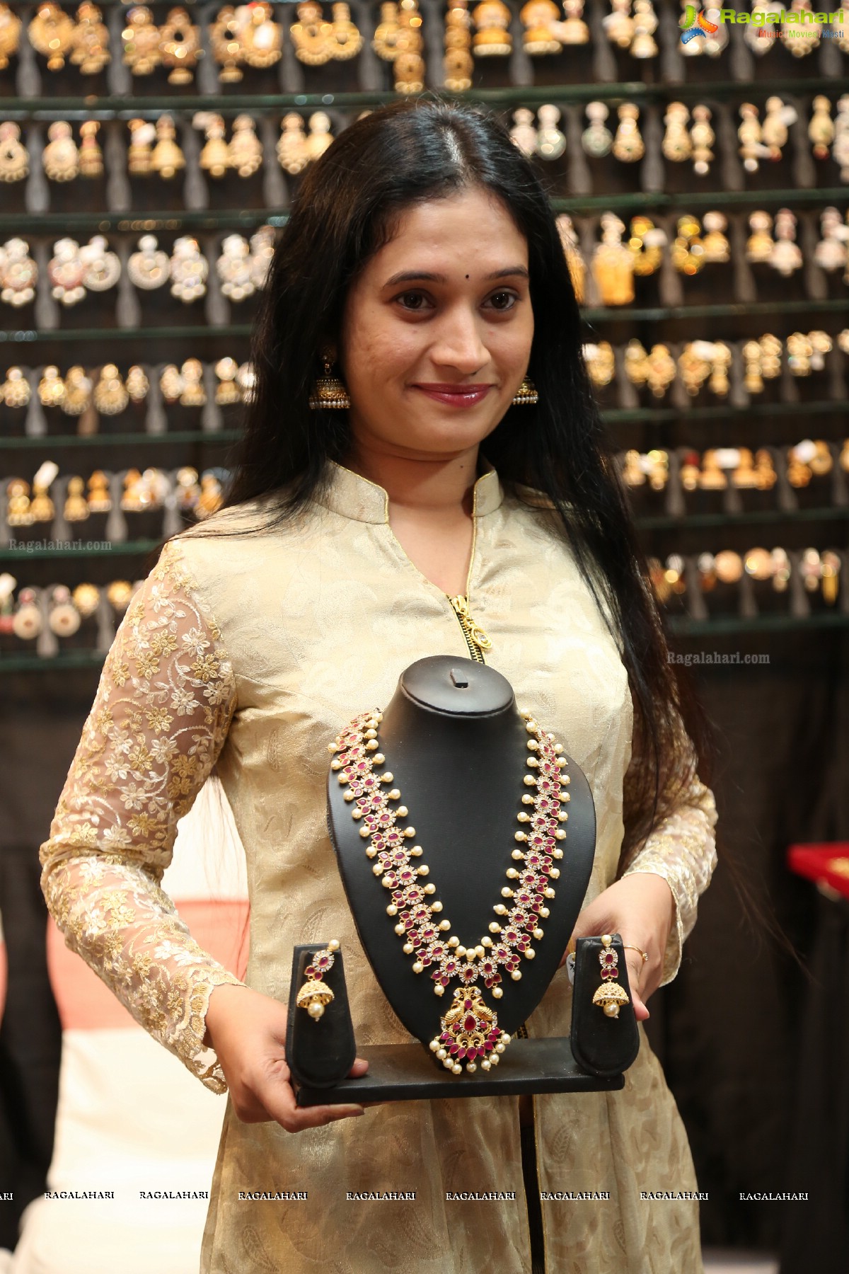 Priyanka Pallavi inaugurates Akritti Elite Exhibition at Taj Deccan, Hyderabad