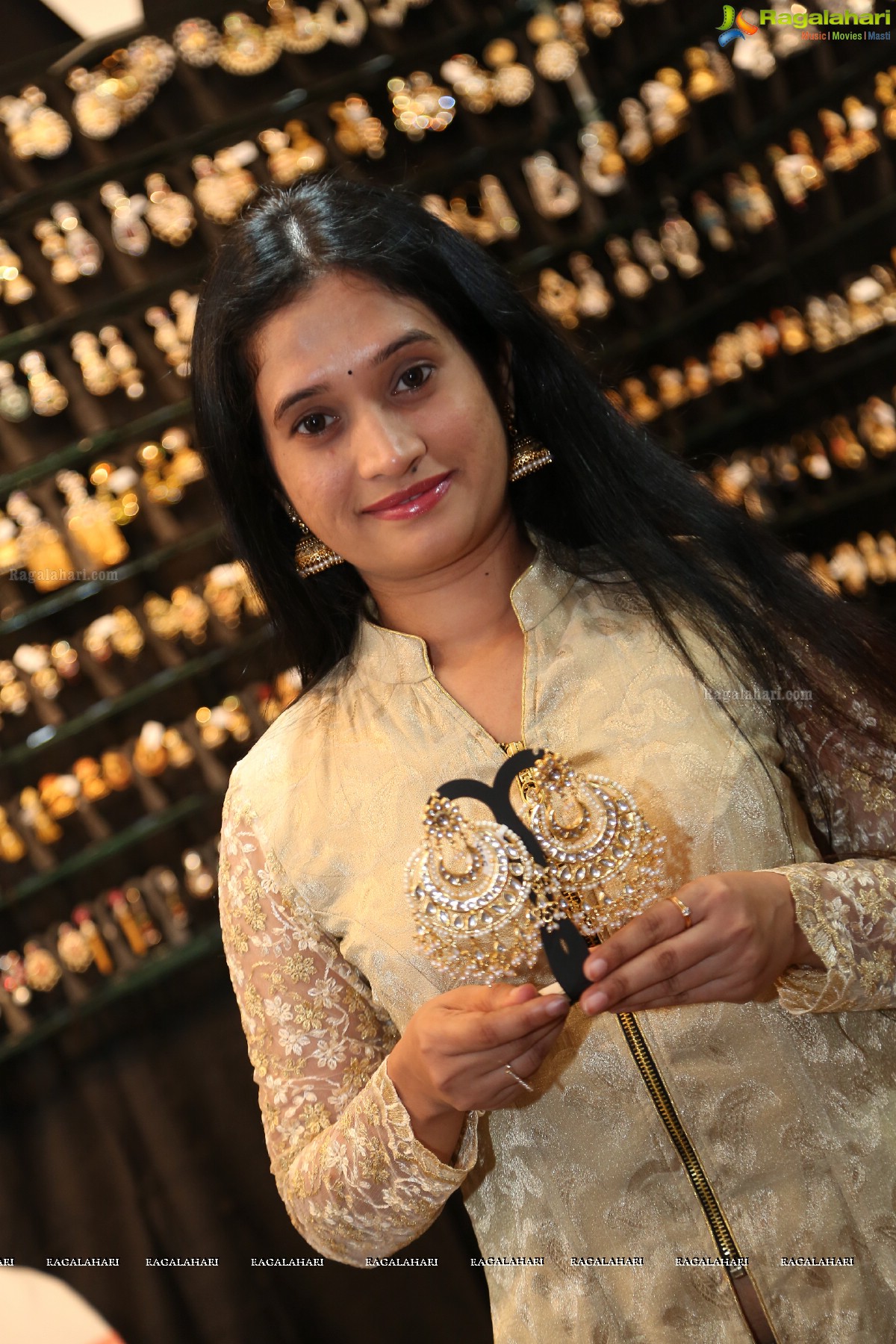 Priyanka Pallavi inaugurates Akritti Elite Exhibition at Taj Deccan, Hyderabad